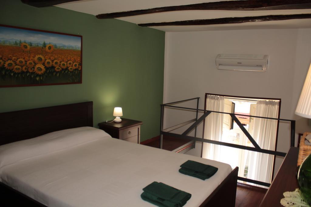 דירות נאפולי Casa Del Girasole מראה חיצוני תמונה